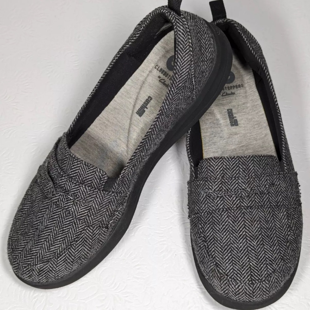 Clarks Women's Black and Gray Slip-On Shoes